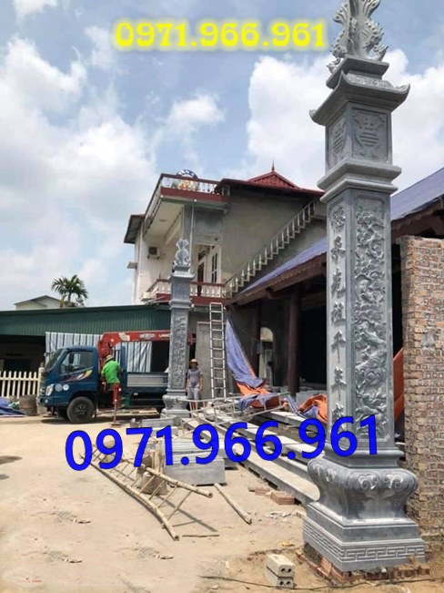 mẫu cột đá tự nhiên nguyên khối trước hiên nhà gia đình, nhà thờ, cột đá xanh đen phong thủy trước nhà thờ dòng họ, cột đá nhà gỗ chạm khắc hoa văn tinh sảo, cột đá đồng trụ, sân vườn, cột đá đình chùa bền vững cho khách hàng