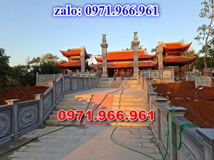 lan can bằng đá tự nhiên nguyên khối nhà thờ họ hay từ đường, lan can đá xanh rêu cho khu lăng mộ gia đình, nghĩa trang, khu lịch tâm linh, lan can khu biệt thự sân vườn được chạm khắc hoa văn tinh xảo theo yêu cầu, lan can tường rào đá phong thủy, trấn trạch, cao cấp, bền đẹp, giá rẻ cho khách hàng 