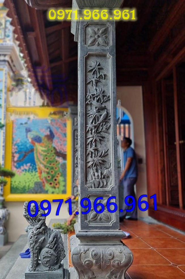 mẫu cột đá tự nhiên nguyên khối trước hiên nhà gia đình, nhà thờ, cột đá xanh đen phong thủy trước nhà thờ dòng họ, cột đá nhà gỗ chạm khắc hoa văn tinh sảo, cột đá đồng trụ, sân vườn, cột đá đình chùa bền vững cho khách hàng