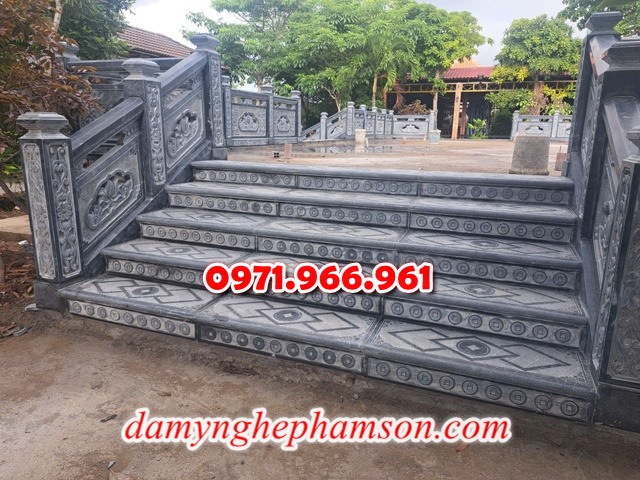 lan can bằng đá tự nhiên nguyên khối nhà thờ họ hay từ đường, lan can đá xanh rêu cho khu lăng mộ gia đình, nghĩa trang, khu lịch tâm linh, lan can khu biệt thự sân vườn được chạm khắc hoa văn tinh xảo theo yêu cầu, lan can tường rào đá phong thủy, trấn trạch, cao cấp, bền đẹp, giá rẻ cho khách hàng 