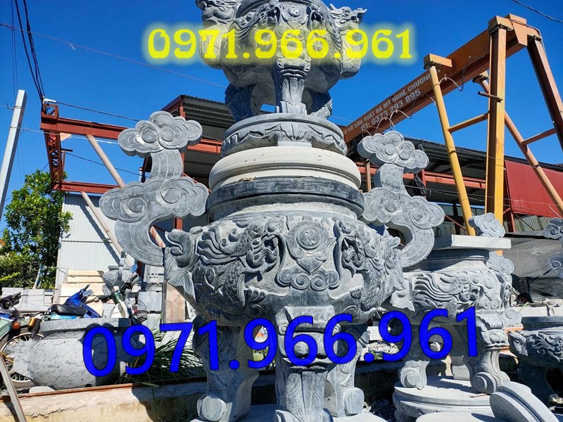 lư đỉnh bằng đá tự nhiên nguyên khối cao cấp ngoài trời bền đẹp, lư đỉnh đá phong thủy chuẩn tâm linh trước nhà thờ họ hay từ đường, lư đỉnh đá thờ cúng tâm linh khu lăng mộ, lư đỉnh đá xanh trước cổng tam quan hay khu tưởng niệm, thiết kế lư đỉnh đá cao cấp theo yêu cầu khách hàng 
