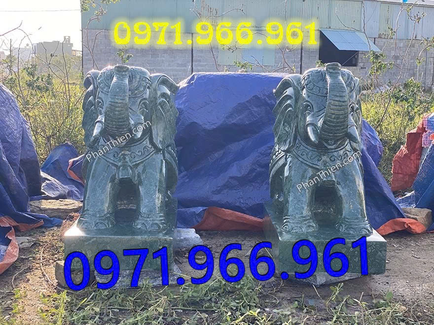 voi bằng đá tự nhiên nguyên khối canh cổng phong thủy trước nhà, voi đá sân vườn, trang trí khu biệt thự, voi đá nhà thờ họ, trấn trạch khu lăng mộ, voi đá phong thủy mang tài lộc, thịnh vượng, bình an, voi đá đặt trước cửa công ty, trang trí trong các công trình tâm linh