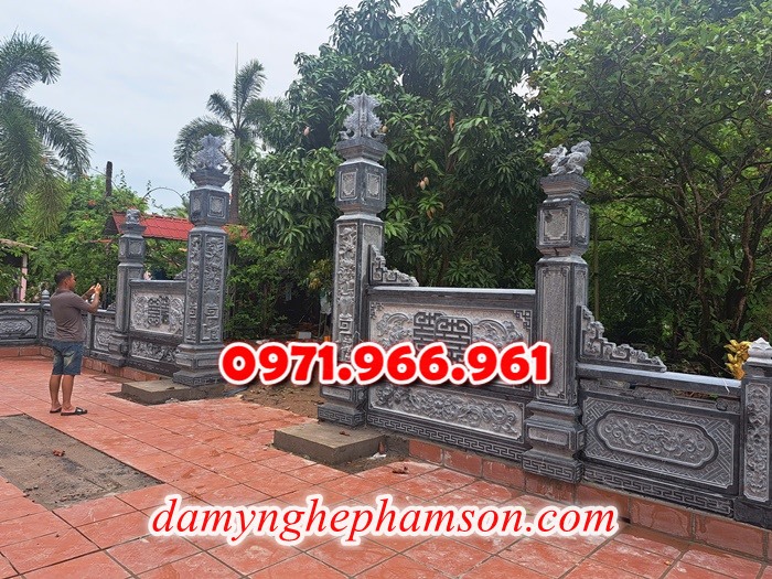 lan can bằng đá tự nhiên nguyên khối nhà thờ họ hay từ đường, lan can đá xanh rêu cho khu lăng mộ gia đình, nghĩa trang, khu lịch tâm linh, lan can khu biệt thự sân vườn được chạm khắc hoa văn tinh xảo theo yêu cầu, lan can tường rào đá phong thủy, trấn trạch, cao cấp, bền đẹp, giá rẻ cho khách hàng 