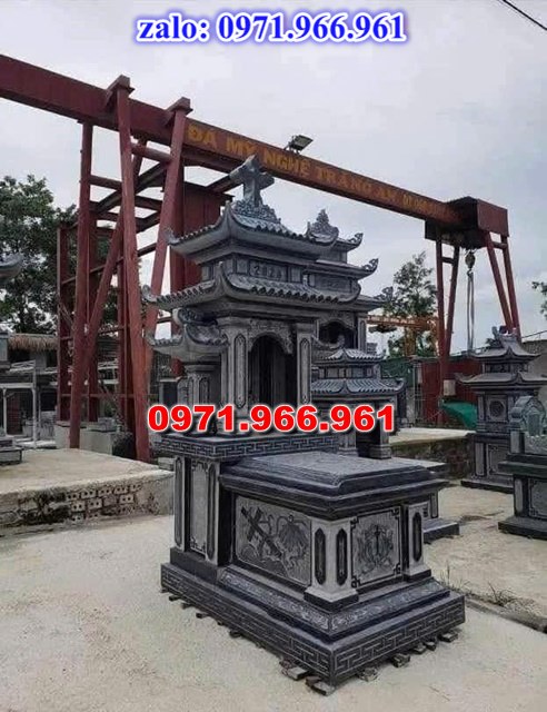 mẫu mộ công giáo nguyên khối sang trọng bằng đá xanh rêu cao cấp, mộ công giáo chuẩn phong cách thiên chúa giáo cho ông bà, cha mẹ đẹp bền vững theo thời gian, mẫu mộ công giáo bằng đá chất lượng cao, giá rẻ phù hợp cho gia đình, mẫu mộ công giáo được điêu khắc chạm chổ hoa văn tinh xảo theo yêu cầu khách hàng