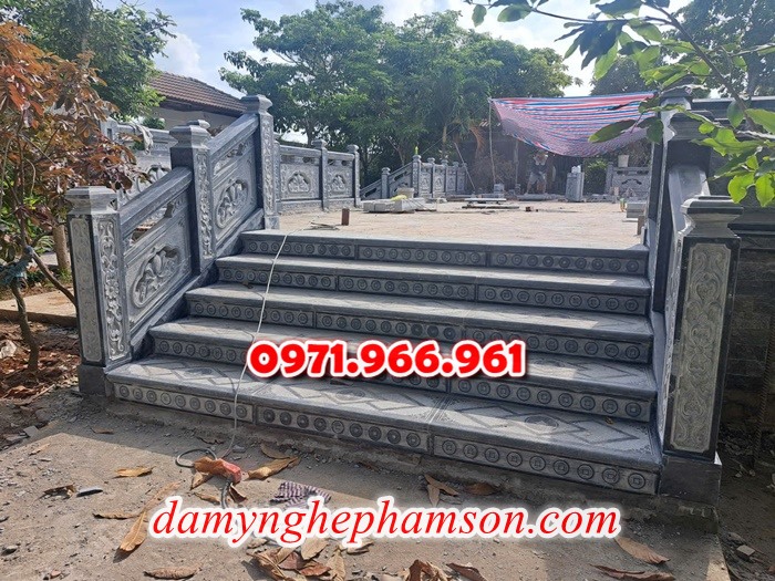 lan can bằng đá tự nhiên nguyên khối nhà thờ họ hay từ đường, lan can đá xanh rêu cho khu lăng mộ gia đình, nghĩa trang, khu lịch tâm linh, lan can khu biệt thự sân vườn được chạm khắc hoa văn tinh xảo theo yêu cầu, lan can tường rào đá phong thủy, trấn trạch, cao cấp, bền đẹp, giá rẻ cho khách hàng