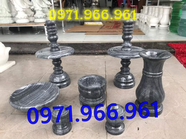 mẫu bát hương lọ hoa đá đẹp cho từ đường nhà thờ họ, bát hương lọ hoa đá tự nhiên nguyên khối cho khu lăng mộ chuẩn phong thủy, bát hương lọ hoa trang trí bàn thờ được chạm khắc hoa văn tinh xảo, mẫu bát hương lọ hoa thờ cúng gia tiên, thần linh, ngoài trời bền đẹp theo thời gian, lọ hoa bát hương đẹp giá rẻ theo yêu cầu của khách hàng 
