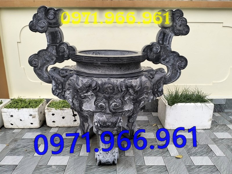 lư đỉnh bằng đá tự nhiên nguyên khối cao cấp ngoài trời bền đẹp, lư đỉnh đá phong thủy chuẩn tâm linh trước nhà thờ họ hay từ đường, lư đỉnh đá thờ cúng tâm linh khu lăng mộ, lư đỉnh đá xanh trước cổng tam quan hay khu tưởng niệm, thiết kế lư đỉnh đá cao cấp theo yêu cầu khách hàng 