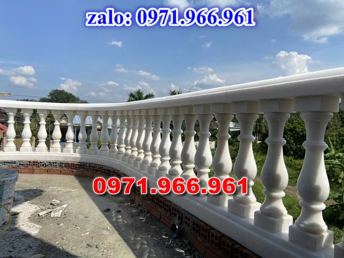 lan can bằng đá tự nhiên nguyên khối nhà thờ họ hay từ đường, lan can đá xanh rêu cho khu lăng mộ gia đình, nghĩa trang, khu lịch tâm linh, lan can khu biệt thự sân vườn được chạm khắc hoa văn tinh xảo theo yêu cầu, lan can tường rào đá phong thủy, trấn trạch, cao cấp, bền đẹp, giá rẻ cho khách hàng 