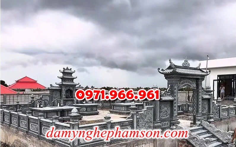 lan can bằng đá tự nhiên nguyên khối nhà thờ họ hay từ đường, lan can đá xanh rêu cho khu lăng mộ gia đình, nghĩa trang, khu lịch tâm linh, lan can khu biệt thự sân vườn được chạm khắc hoa văn tinh xảo theo yêu cầu, lan can tường rào đá phong thủy, trấn trạch, cao cấp, bền đẹp, giá rẻ cho khách hàng 