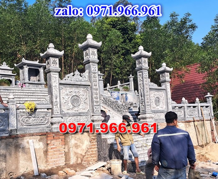 lan can bằng đá tự nhiên nguyên khối nhà thờ họ hay từ đường, lan can đá xanh rêu cho khu lăng mộ gia đình, nghĩa trang, khu lịch tâm linh, lan can khu biệt thự sân vườn được chạm khắc hoa văn tinh xảo theo yêu cầu, lan can tường rào đá phong thủy, trấn trạch, cao cấp, bền đẹp, giá rẻ cho khách hàng 