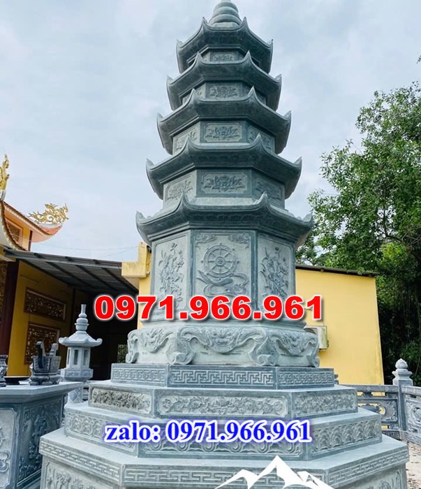 mộ tháp bằng đá để tro cốt ông bà hay cha mẹ, mộ tháp đá xanh rêu nguyên khối được chạm khắc tinh sảo, mộ tháp đá công giáo bằng đá granite nhập khẩu cao cấp, xây mộ tháp đá chuẩn phong thủy mang ý nghĩa tâm linh cho gia đinh bạn, chuyên sản xuất mộ tháp đá theo yêu cầu khách hàng