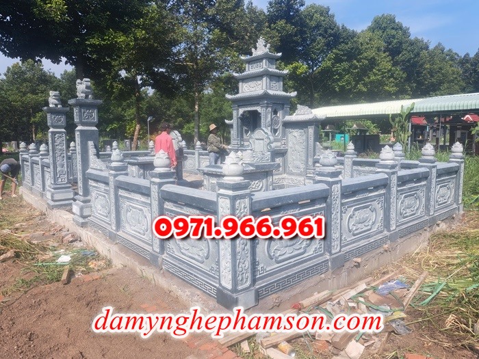lan can bằng đá tự nhiên nguyên khối nhà thờ họ hay từ đường, lan can đá xanh rêu cho khu lăng mộ gia đình, nghĩa trang, khu lịch tâm linh, lan can khu biệt thự sân vườn được chạm khắc hoa văn tinh xảo theo yêu cầu, lan can tường rào đá phong thủy, trấn trạch, cao cấp, bền đẹp, giá rẻ cho khách hàng 