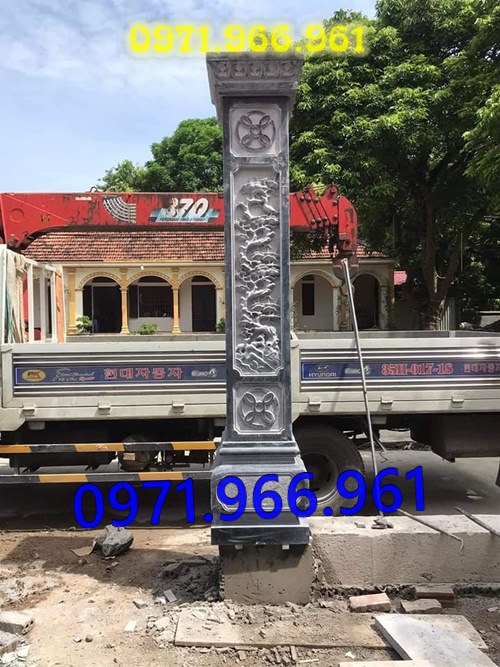 mẫu cột đá tự nhiên nguyên khối trước hiên nhà gia đình, nhà thờ, cột đá xanh đen phong thủy trước nhà thờ dòng họ, cột đá nhà gỗ chạm khắc hoa văn tinh sảo, cột đá đồng trụ, sân vườn, cột đá đình chùa bền vững cho khách hàng