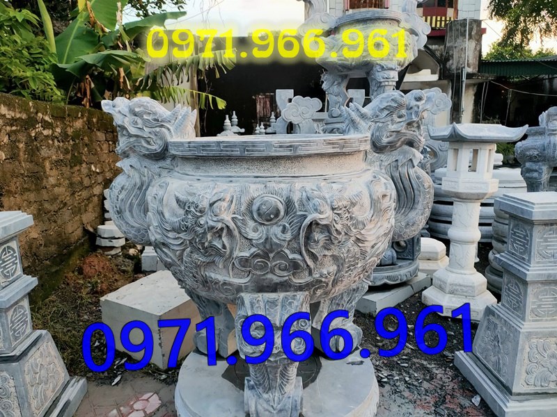 lư đỉnh bằng đá tự nhiên nguyên khối cao cấp ngoài trời bền đẹp, lư đỉnh đá phong thủy chuẩn tâm linh trước nhà thờ họ hay từ đường, lư đỉnh đá thờ cúng tâm linh khu lăng mộ, lư đỉnh đá xanh trước cổng tam quan hay khu tưởng niệm, thiết kế lư đỉnh đá cao cấp theo yêu cầu khách hàng