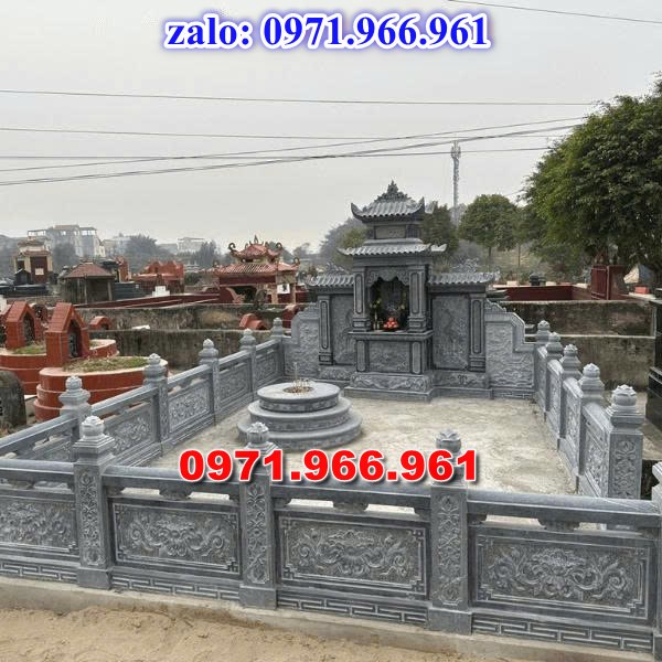 lan can bằng đá tự nhiên nguyên khối nhà thờ họ hay từ đường, lan can đá xanh rêu cho khu lăng mộ gia đình, nghĩa trang, khu lịch tâm linh, lan can khu biệt thự sân vườn được chạm khắc hoa văn tinh xảo theo yêu cầu, lan can tường rào đá phong thủy, trấn trạch, cao cấp, bền đẹp, giá rẻ cho khách hàng
