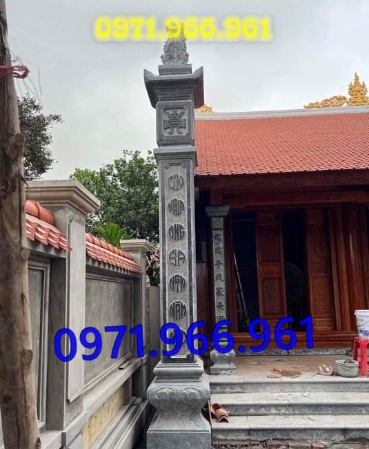 mẫu cột đá tự nhiên nguyên khối trước hiên nhà gia đình, nhà thờ, cột đá xanh đen phong thủy trước nhà thờ dòng họ, cột đá nhà gỗ chạm khắc hoa văn tinh sảo, cột đá đồng trụ, sân vườn, cột đá đình chùa bền vững cho khách hàng