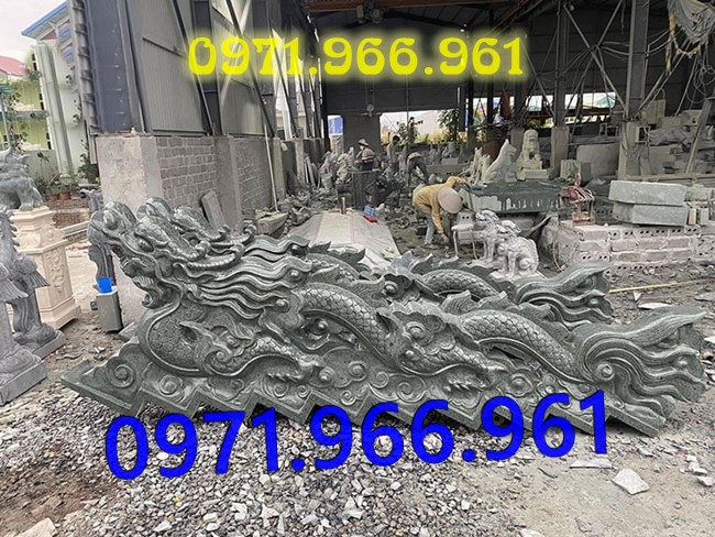mẫu tượng rồng đá nguyên khối phong thủy trước nhà thờ họ, gia đình,  rồng đá xanh ninh bình được điêu khắc thủ công trước cổng, rồng đá phong thủy trước sân vườn, khu tâm linh, rồng đá tự nhiên trước cổng khu lăng mộ, và những nơi trang nghiêm 