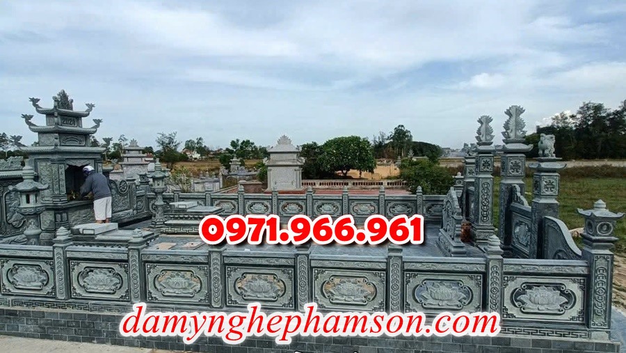 mẫu nghĩa trang nhà mồ cho khu lăng mộ dòng họ, gia đình bằng đá xanh rêu, xanh đen đẹp nhất hiện nay, khu nghĩa trang bằng đá tự nhiên nguyên khối chất lượng cao, khu nghĩa trang nhà mồ đá phong thủy chuẩn tâm linh được chạm khắc hoa văn tinh xảo theo yêu cầu khách hàng