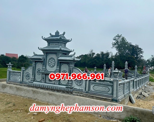 lan can bằng đá tự nhiên nguyên khối nhà thờ họ hay từ đường, lan can đá xanh rêu cho khu lăng mộ gia đình, nghĩa trang, khu lịch tâm linh, lan can khu biệt thự sân vườn được chạm khắc hoa văn tinh xảo theo yêu cầu, lan can tường rào đá phong thủy, trấn trạch, cao cấp, bền đẹp, giá rẻ cho khách hàng