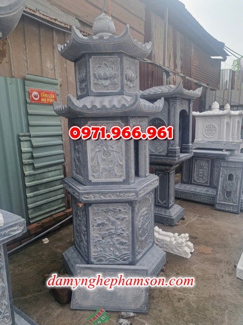 mộ tháp bằng đá để tro cốt ông bà hay cha mẹ, mộ tháp đá xanh rêu nguyên khối được chạm khắc tinh sảo, mộ tháp đá công giáo bằng đá granite nhập khẩu cao cấp, xây mộ tháp đá chuẩn phong thủy mang ý nghĩa tâm linh cho gia đinh bạn, chuyên sản xuất mộ tháp đá theo yêu cầu khách hàng
