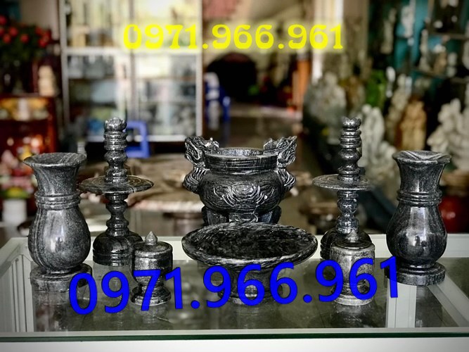 mẫu bát hương lọ hoa đá đẹp cho từ đường nhà thờ họ, bát hương lọ hoa đá tự nhiên nguyên khối cho khu lăng mộ chuẩn phong thủy, bát hương lọ hoa trang trí bàn thờ được chạm khắc hoa văn tinh xảo, mẫu bát hương lọ hoa thờ cúng gia tiên, thần linh, ngoài trời bền đẹp theo thời gian, lọ hoa bát hương đẹp giá rẻ theo yêu cầu của khách hàng 