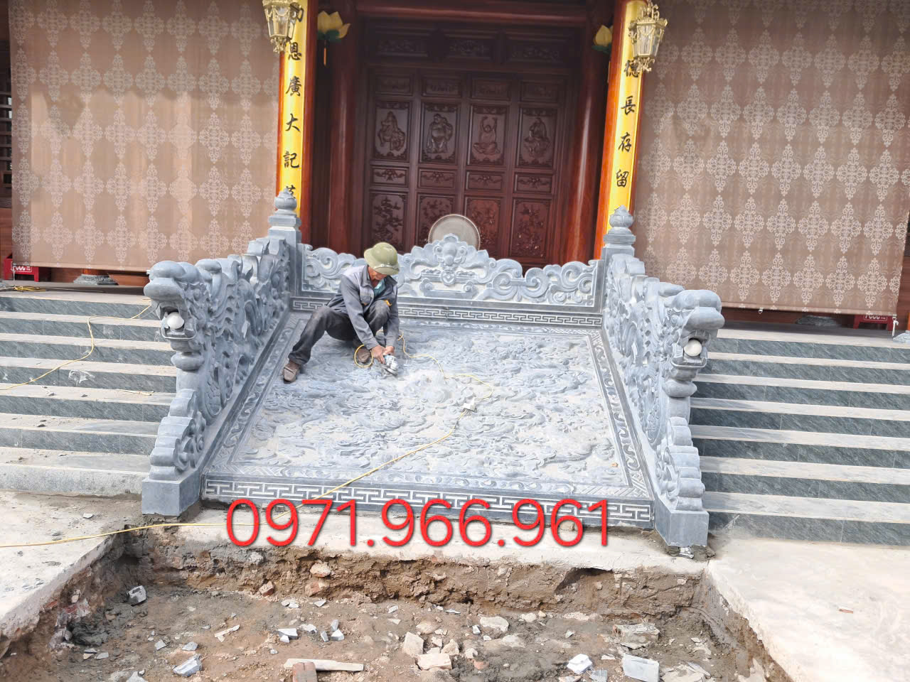 mẫu tượng rồng đá nguyên khối phong thủy trước nhà thờ họ, gia đình,  rồng đá xanh ninh bình được điêu khắc thủ công trước cổng, rồng đá phong thủy trước sân vườn, khu tâm linh, rồng đá tự nhiên trước cổng khu lăng mộ, và những nơi trang nghiêm 