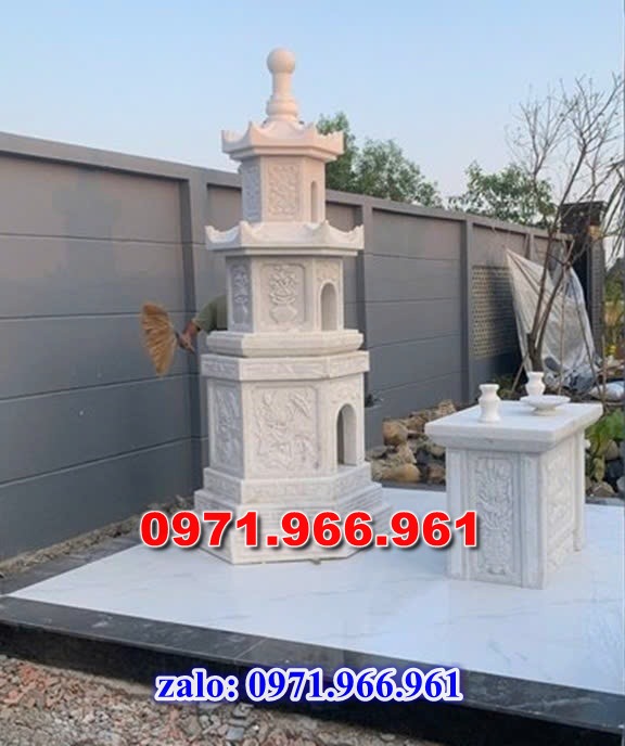 mộ tháp bằng đá để tro cốt ông bà hay cha mẹ, mộ tháp đá xanh rêu nguyên khối được chạm khắc tinh sảo, mộ tháp đá công giáo bằng đá granite nhập khẩu cao cấp, xây mộ tháp đá chuẩn phong thủy mang ý nghĩa tâm linh cho gia đinh bạn, chuyên sản xuất mộ tháp đá theo yêu cầu khách hàng