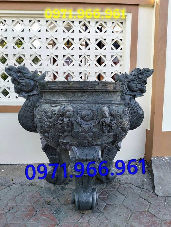 lư đỉnh bằng đá tự nhiên nguyên khối cao cấp ngoài trời bền đẹp, lư đỉnh đá phong thủy chuẩn tâm linh trước nhà thờ họ hay từ đường, lư đỉnh đá thờ cúng tâm linh khu lăng mộ, lư đỉnh đá xanh trước cổng tam quan hay khu tưởng niệm, thiết kế lư đỉnh đá cao cấp theo yêu cầu khách hàng