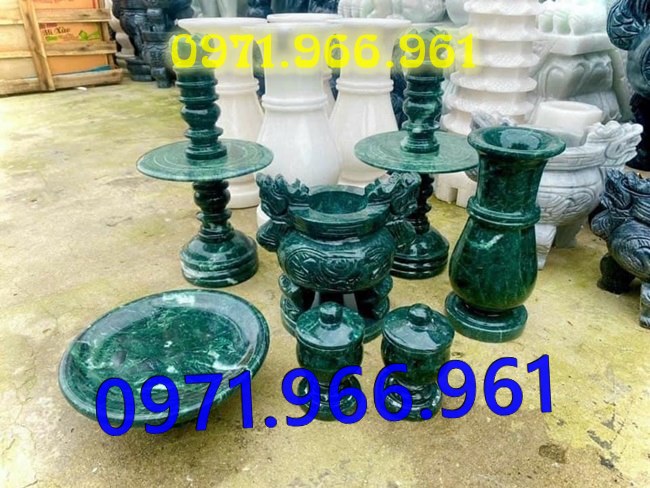 mẫu bát hương lọ hoa đá đẹp cho từ đường nhà thờ họ, bát hương lọ hoa đá tự nhiên nguyên khối cho khu lăng mộ chuẩn phong thủy, bát hương lọ hoa trang trí bàn thờ được chạm khắc hoa văn tinh xảo, mẫu bát hương lọ hoa thờ cúng gia tiên, thần linh, ngoài trời bền đẹp theo thời gian, lọ hoa bát hương đẹp giá rẻ theo yêu cầu của khách hàng 