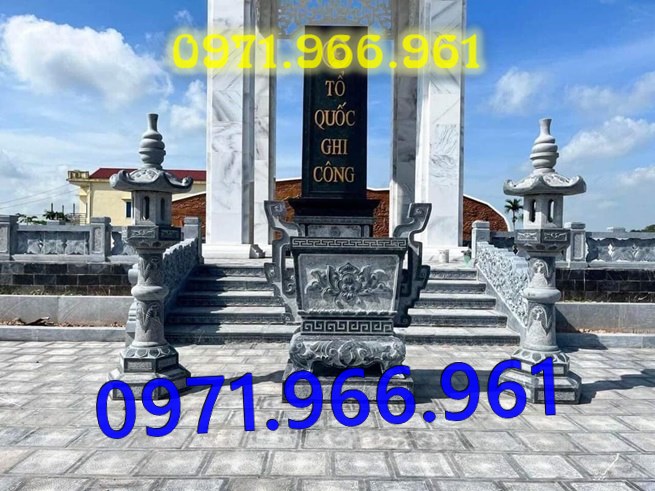 lư đỉnh bằng đá tự nhiên nguyên khối cao cấp ngoài trời bền đẹp, lư đỉnh đá phong thủy chuẩn tâm linh trước nhà thờ họ hay từ đường, lư đỉnh đá thờ cúng tâm linh khu lăng mộ, lư đỉnh đá xanh trước cổng tam quan hay khu tưởng niệm, thiết kế lư đỉnh đá cao cấp theo yêu cầu khách hàng 