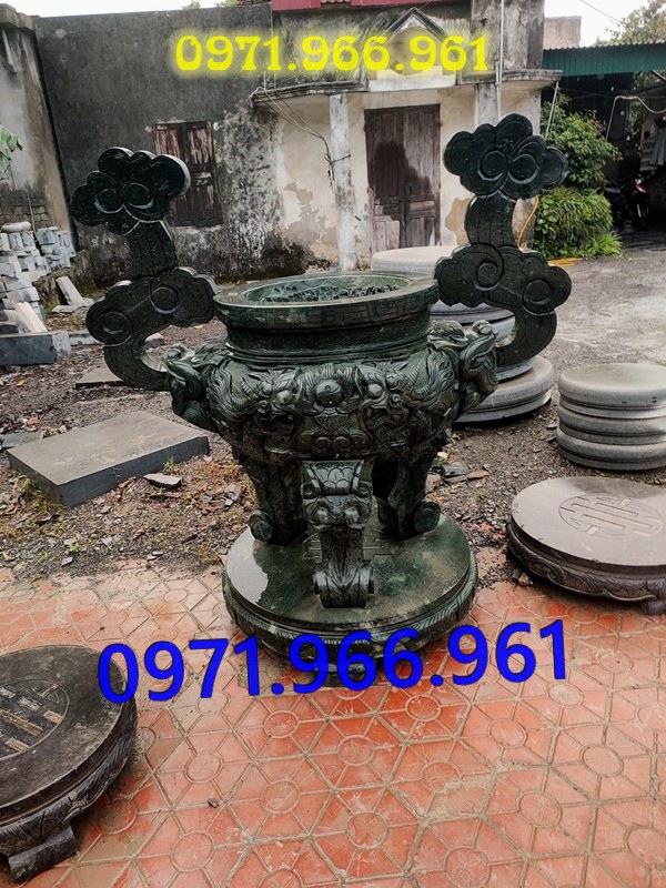 lư đỉnh bằng đá tự nhiên nguyên khối cao cấp ngoài trời bền đẹp, lư đỉnh đá phong thủy chuẩn tâm linh trước nhà thờ họ hay từ đường, lư đỉnh đá thờ cúng tâm linh khu lăng mộ, lư đỉnh đá xanh trước cổng tam quan hay khu tưởng niệm, thiết kế lư đỉnh đá cao cấp theo yêu cầu khách hàng