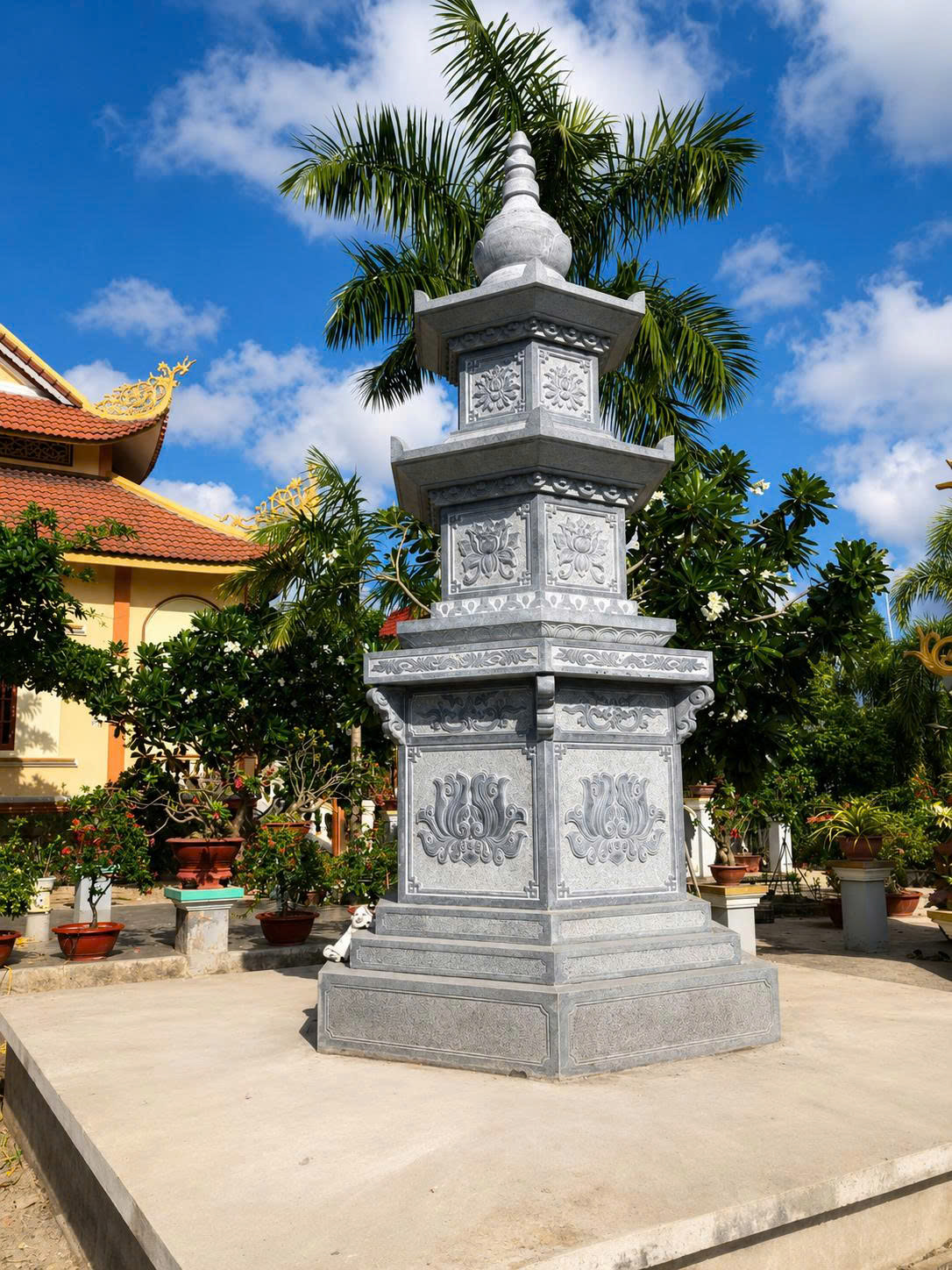 mẫu mộ đá đơn giản nguyên khối, ông bà, cha mẹ, một mái, hai mái, ba mái, mộ đá đơn cao cấp được chạm chổ hao văn tinh xảo theo nhu cầu khách hàng, mộ đơn bằng đá xanh rêu chuẩn phong thủy cho gia đình, mộ đơn không mái bằng đá nhập khẩu cao cấp bền đẹp theo thời gian