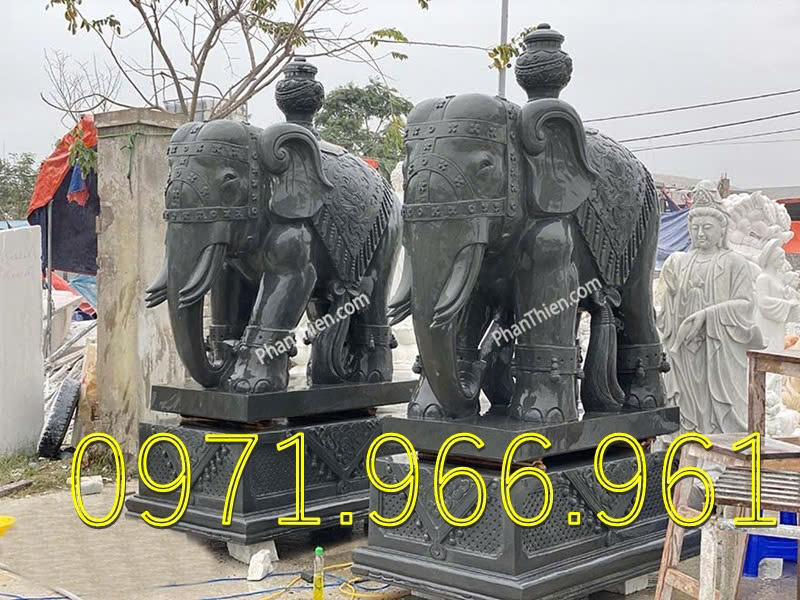 voi bằng đá tự nhiên nguyên khối canh cổng phong thủy trước nhà, voi đá sân vườn, trang trí khu biệt thự, voi đá nhà thờ họ, trấn trạch khu lăng mộ, voi đá phong thủy mang tài lộc, thịnh vượng, bình an, voi đá đặt trước cửa công ty, trang trí trong các công trình tâm linh