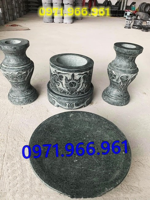 mẫu bát hương lọ hoa đá đẹp cho từ đường nhà thờ họ, bát hương lọ hoa đá tự nhiên nguyên khối cho khu lăng mộ chuẩn phong thủy, bát hương lọ hoa trang trí bàn thờ được chạm khắc hoa văn tinh xảo, mẫu bát hương lọ hoa thờ cúng gia tiên, thần linh, ngoài trời bền đẹp theo thời gian, lọ hoa bát hương đẹp giá rẻ theo yêu cầu của khách hàng 