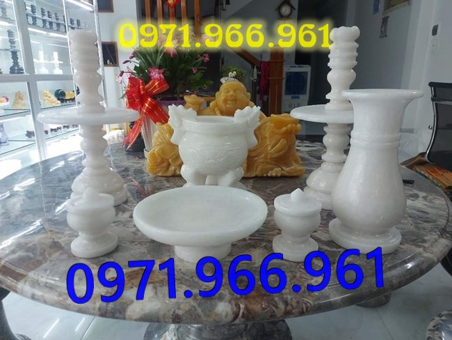 mẫu bát hương lọ hoa đá đẹp cho từ đường nhà thờ họ, bát hương lọ hoa đá tự nhiên nguyên khối cho khu lăng mộ chuẩn phong thủy, bát hương lọ hoa trang trí bàn thờ được chạm khắc hoa văn tinh xảo, mẫu bát hương lọ hoa thờ cúng gia tiên, thần linh, ngoài trời bền đẹp theo thời gian, lọ hoa bát hương đẹp giá rẻ theo yêu cầu của khách hàng 