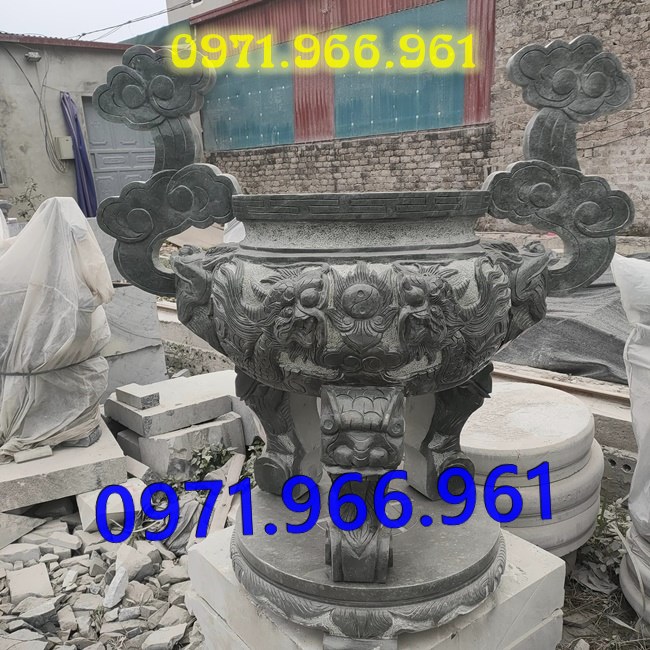 lư đỉnh bằng đá tự nhiên nguyên khối cao cấp ngoài trời bền đẹp, lư đỉnh đá phong thủy chuẩn tâm linh trước nhà thờ họ hay từ đường, lư đỉnh đá thờ cúng tâm linh khu lăng mộ, lư đỉnh đá xanh trước cổng tam quan hay khu tưởng niệm, thiết kế lư đỉnh đá cao cấp theo yêu cầu khách hàng