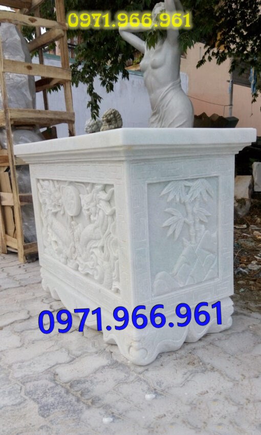 bàn thờ lễ bằng đá tự nhiên nguyên khối ngoài trời chuẩn phong thủy đẹp, bàn thờ lễ được đặt trước tượng phật quan âm hay quan thần linh, bàn lễ đá xanh ninh bình được điêu khắc hoa văn tinh sảo theo yêu cầu khách hàng, bàn lễ bằng đá cao cấp cho nhà thờ họ hay gia đình, bàn lễ trong khu lăng mộ có kích thước chuẩn phong thủy bền đẹp cho gia đình