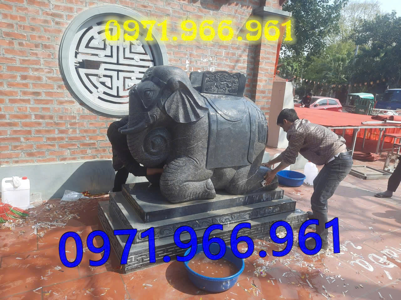 voi bằng đá tự nhiên nguyên khối canh cổng phong thủy trước nhà, voi đá sân vườn, trang trí khu biệt thự, voi đá nhà thờ họ, trấn trạch khu lăng mộ, voi đá phong thủy mang tài lộc, thịnh vượng, bình an, voi đá đặt trước cửa công ty, trang trí trong các công trình tâm linh