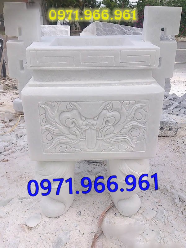 lư đỉnh bằng đá tự nhiên nguyên khối cao cấp ngoài trời bền đẹp, lư đỉnh đá phong thủy chuẩn tâm linh trước nhà thờ họ hay từ đường, lư đỉnh đá thờ cúng tâm linh khu lăng mộ, lư đỉnh đá xanh trước cổng tam quan hay khu tưởng niệm, thiết kế lư đỉnh đá cao cấp theo yêu cầu khách hàng 