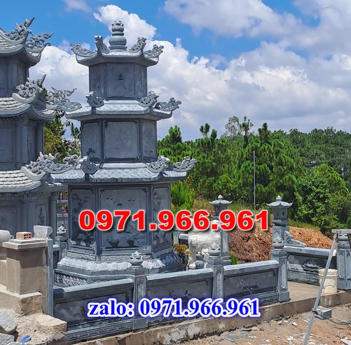 mộ tháp bằng đá để tro cốt ông bà hay cha mẹ, mộ tháp đá xanh rêu nguyên khối được chạm khắc tinh sảo, mộ tháp đá công giáo bằng đá granite nhập khẩu cao cấp, xây mộ tháp đá chuẩn phong thủy mang ý nghĩa tâm linh cho gia đinh bạn, chuyên sản xuất mộ tháp đá theo yêu cầu khách hàng
