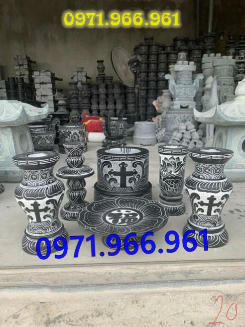 mẫu bát hương lọ hoa đá đẹp cho từ đường nhà thờ họ, bát hương lọ hoa đá tự nhiên nguyên khối cho khu lăng mộ chuẩn phong thủy, bát hương lọ hoa trang trí bàn thờ được chạm khắc hoa văn tinh xảo, mẫu bát hương lọ hoa thờ cúng gia tiên, thần linh, ngoài trời bền đẹp theo thời gian, lọ hoa bát hương đẹp giá rẻ theo yêu cầu của khách hàng 