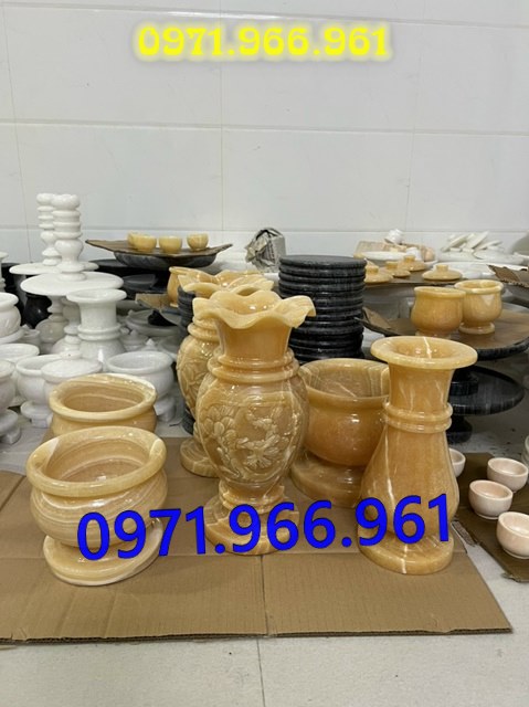 mẫu bát hương lọ hoa đá đẹp cho từ đường nhà thờ họ, bát hương lọ hoa đá tự nhiên nguyên khối cho khu lăng mộ chuẩn phong thủy, bát hương lọ hoa trang trí bàn thờ được chạm khắc hoa văn tinh xảo, mẫu bát hương lọ hoa thờ cúng gia tiên, thần linh, ngoài trời bền đẹp theo thời gian, lọ hoa bát hương đẹp giá rẻ theo yêu cầu của khách hàng 