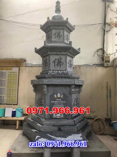 mộ tháp bằng đá để tro cốt ông bà hay cha mẹ, mộ tháp đá xanh rêu nguyên khối được chạm khắc tinh sảo, mộ tháp đá công giáo bằng đá granite nhập khẩu cao cấp, xây mộ tháp đá chuẩn phong thủy mang ý nghĩa tâm linh cho gia đinh bạn, chuyên sản xuất mộ tháp đá theo yêu cầu khách hàng