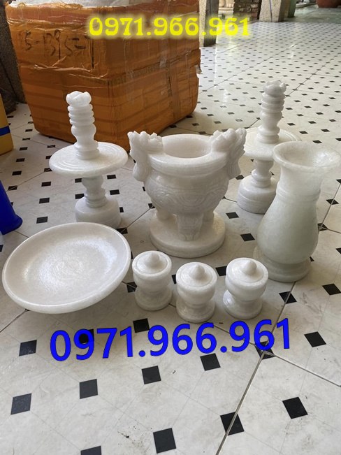 mẫu bát hương lọ hoa đá đẹp cho từ đường nhà thờ họ, bát hương lọ hoa đá tự nhiên nguyên khối cho khu lăng mộ chuẩn phong thủy, bát hương lọ hoa trang trí bàn thờ được chạm khắc hoa văn tinh xảo, mẫu bát hương lọ hoa thờ cúng gia tiên, thần linh, ngoài trời bền đẹp theo thời gian, lọ hoa bát hương đẹp giá rẻ theo yêu cầu của khách hàng 