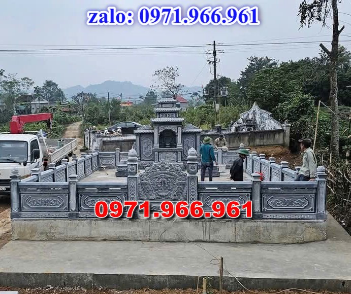 lan can bằng đá tự nhiên nguyên khối nhà thờ họ hay từ đường, lan can đá xanh rêu cho khu lăng mộ gia đình, nghĩa trang, khu lịch tâm linh, lan can khu biệt thự sân vườn được chạm khắc hoa văn tinh xảo theo yêu cầu, lan can tường rào đá phong thủy, trấn trạch, cao cấp, bền đẹp, giá rẻ cho khách hàng 