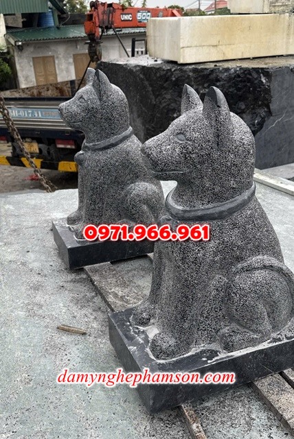 chó đá phong thủy trước nhà, chó đá trấn trạch lăng mộ nhà thờ, chó đá nguyên khối chạm điêu khắc, tượng chó đá cổ trước chùa từ đường miếu,  ngoài chùa, cửa đình, nhà thờ dòng họ gia đình, linh thiêng, được điêu khắc tinh sảo, bằng đá xanh ninh bình, đá thanh hóa, đá trắng, đá vàng, đá thạch anh, đá granite, theo yêu cầu của khách hàng